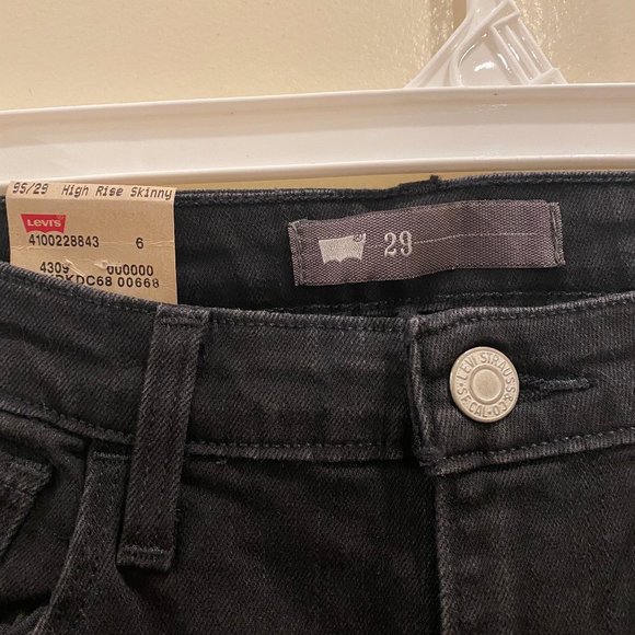 NWT Levi's High Rise Skinny Black Jeans Size 9S/29 - Picture 8 of 12
